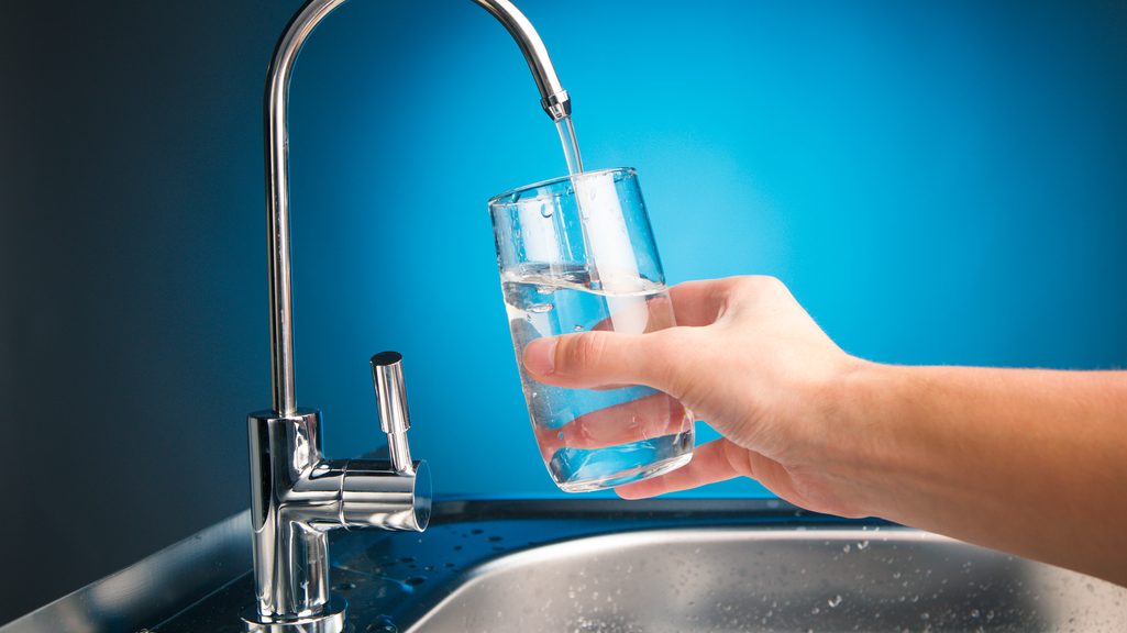 Acqua filtrata: fa bene o male alla salute? 