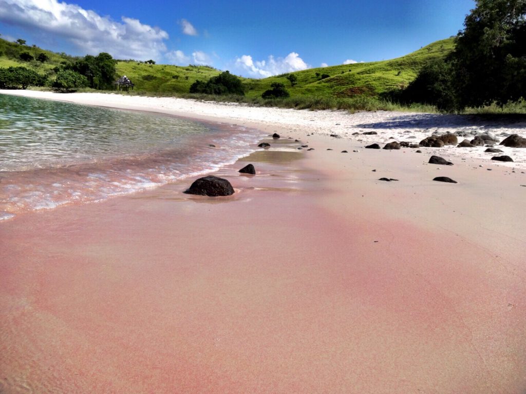 Estate 2018, 8 spiagge per 8 colori